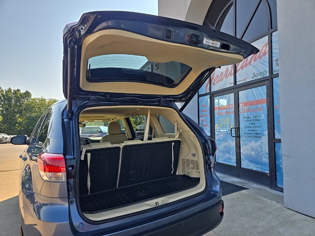 Used 2019 Toyota Highlander XLE FWD image 93