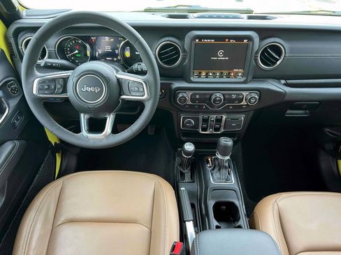 Used 2023 Jeep Wrangler Unlimited Sahara image 12