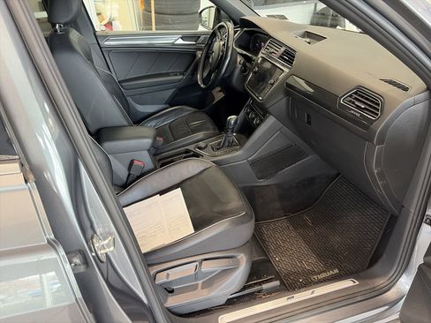 Used 2020 Volkswagen Tiguan SEL Premium R-Line image 21