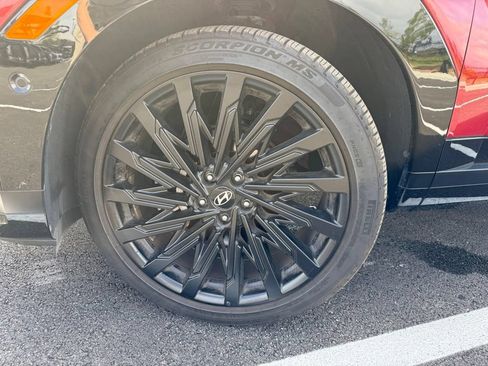 Certified 2025 Hyundai Santa Fe Calligraphy FWD image 9
