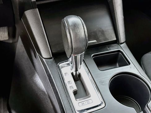 Used 2017 Subaru Outback 2.5i Premium image 18