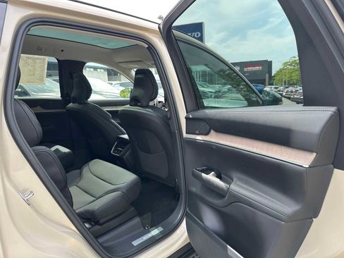 New 2025 Volvo EX90 Ultra image 13