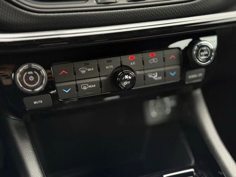 New 2026 Jeep Compass Limited AWD/4WD image 14