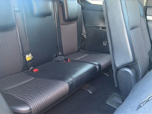 Used 2017 Toyota Highlander Plus image 36