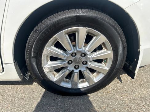 Used 2011 Toyota Sienna Limited w/ Premium Pkg FWD image 11