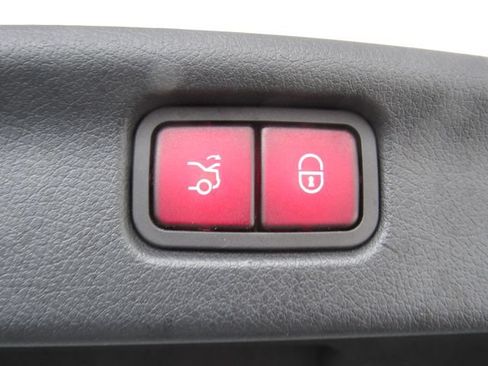 Certified 2023 Mercedes-Benz C 300 4MATIC Sedan image 23