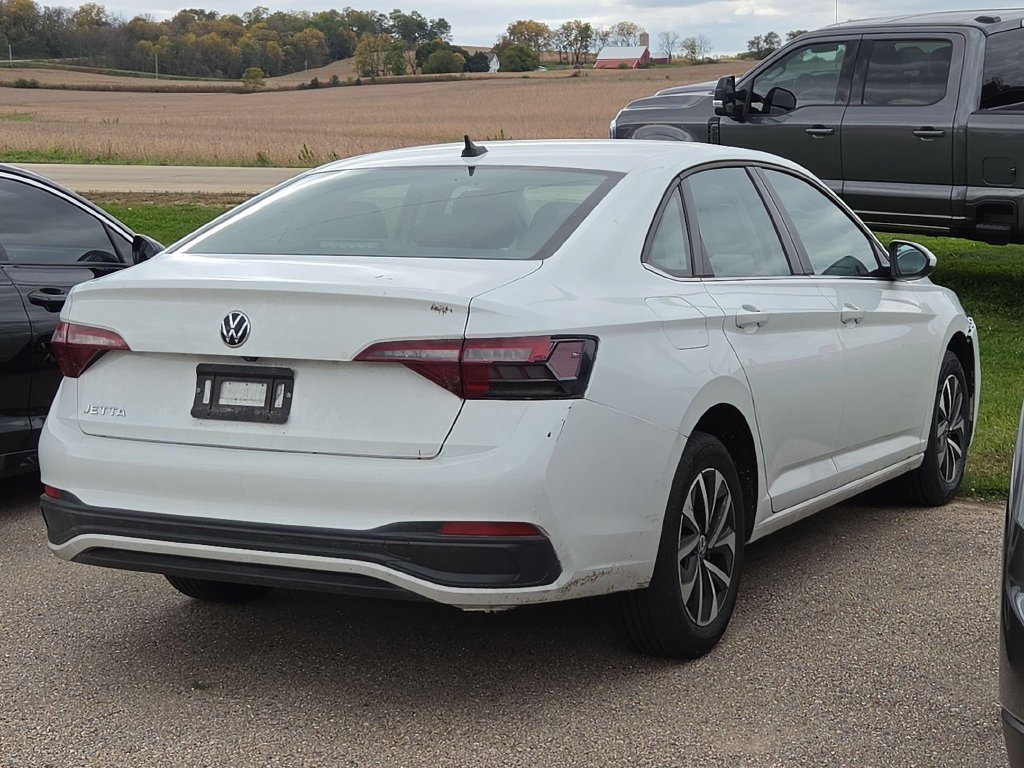 Used 2024 Volkswagen Jetta S FWD image 2