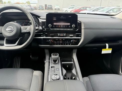 New 2025 Nissan Pathfinder SV image 26