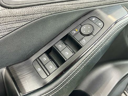 Used 2023 Nissan Rogue SV image 17