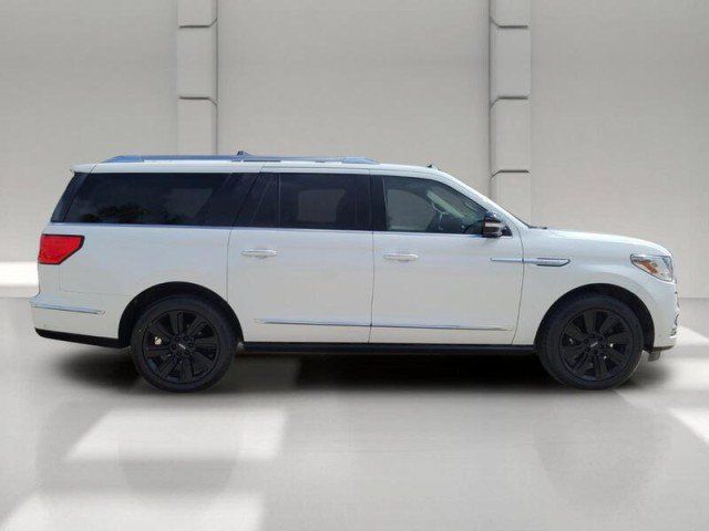 Used 2020 Lincoln Navigator L Reserve w/ Luxury Package AWD/4WD image 4