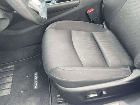 Used 2024 Nissan Altima 2.5 SV FWD image 13