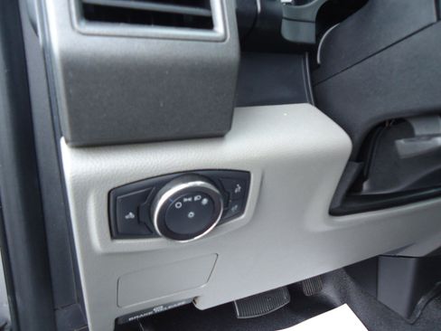 Used 2020 Ford F250 XL w/ Power Equipment Group image 16