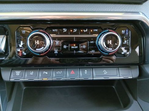 New 2026 GMC Sierra 2500 Denali AWD/4WD image 16