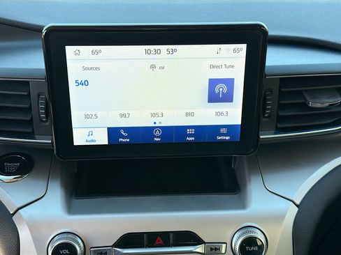 Used 2022 Ford Explorer XLT w/ Equipment Group 202A image 32