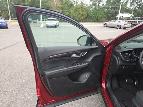 Used 2023 Buick Envision Preferred image 9