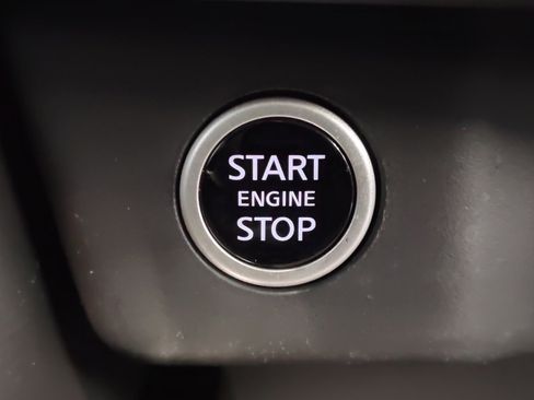 Used 2023 Nissan Rogue S FWD image 30