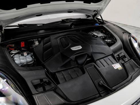 Used 2023 Porsche Cayenne image 85