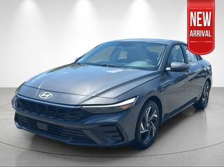 Used 2025 Hyundai Elantra SEL FWD video 1