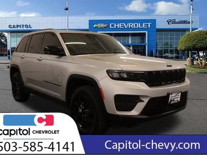 Used 2025 Jeep Grand Cherokee Altitude