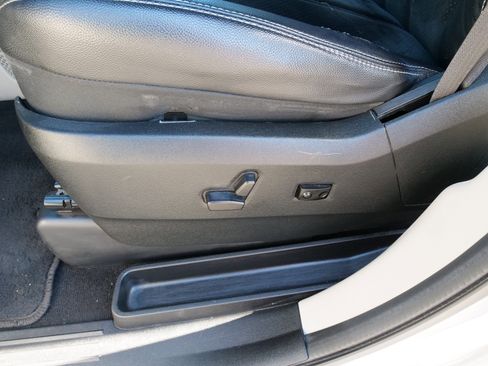 Used 2018 Dodge Grand Caravan SXT image 18