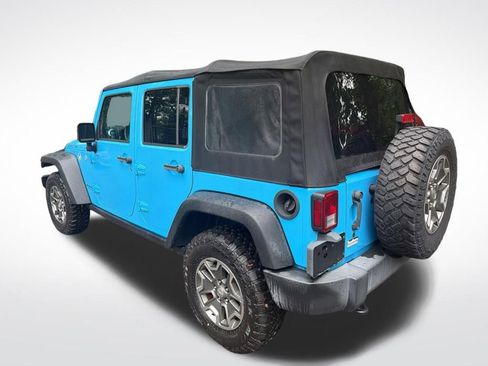 Used 2017 Jeep Wrangler Unlimited Rubicon w/ Connectivity Group AWD/4WD image 3