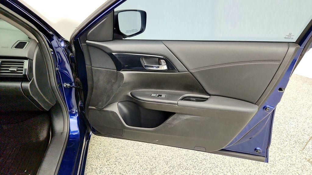 Used 2013 Honda Accord Sport image 25