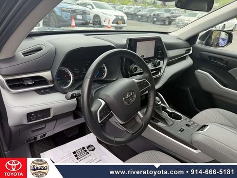 Used 2023 Toyota Highlander LE AWD/4WD image 13