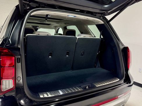 Used 2024 Hyundai Palisade Calligraphy image 10