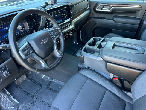 Used 2024 Chevrolet Silverado 1500 RST w/ Z71 Off-Road Package AWD/4WD image 9