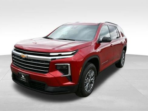 New 2026 Chevrolet Traverse LT w/ Driver Confidence Package AWD/4WD image 2