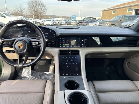 Used 2020 Porsche Taycan 4S image 21
