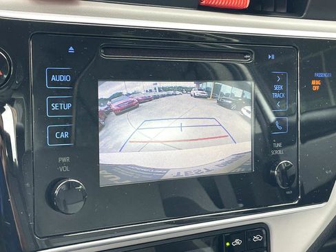 Used 2019 Toyota Corolla LE image 10