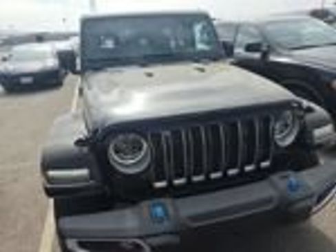 Used 2023 Jeep Wrangler Unlimited Sahara AWD/4WD image 9