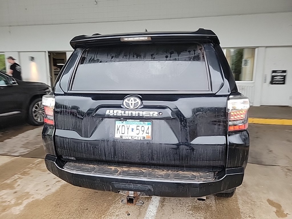 Used 2020 Toyota 4Runner SR5 AWD/4WD image 10