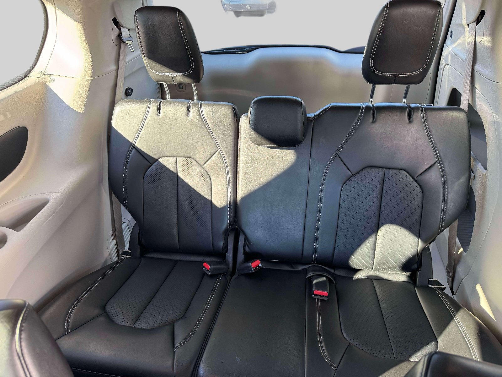 Certified 2024 Chrysler Pacifica Touring-L FWD image 13