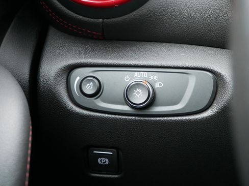 Used 2021 Chevrolet Blazer RS w/ Enhanced Convenience Package image 26