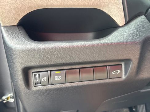 Used 2022 Toyota RAV4 XLE w/ Convenience Package image 21