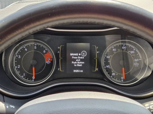 Used 2020 Jeep Cherokee Latitude Plus AWD/4WD image 19