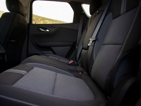 New 2026 Chevrolet Blazer LT w/ Convenience Package AWD/4WD image 12