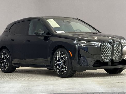 Used 2023 BMW iX xDrive50 w/ Premium Package AWD/4WD image 6