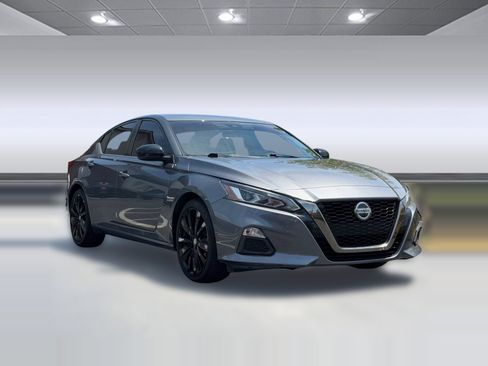 Used 2020 Nissan Altima 2.5 SR FWD image 7