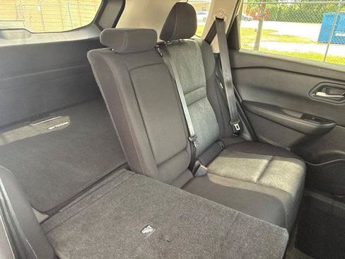 Certified 2024 Nissan Rogue SV FWD image 19