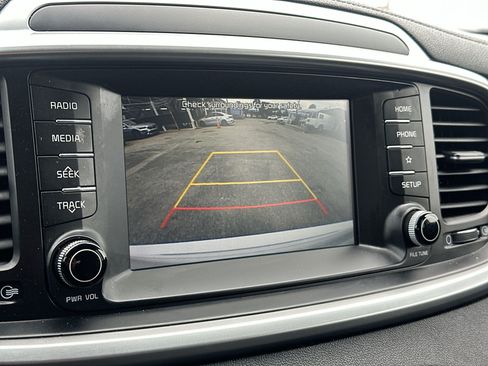 Used 2020 Kia Sorento LX w/ LX I4 Convenience Package FWD image 22