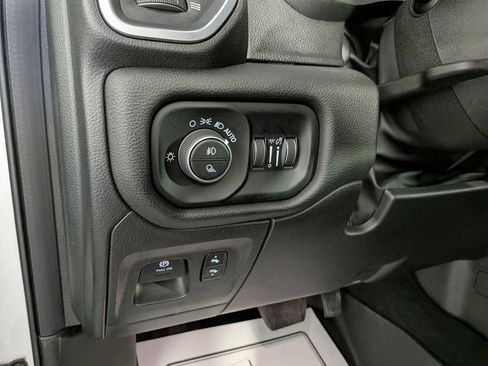 Certified 2025 RAM 1500 Big Horn AWD/4WD image 18
