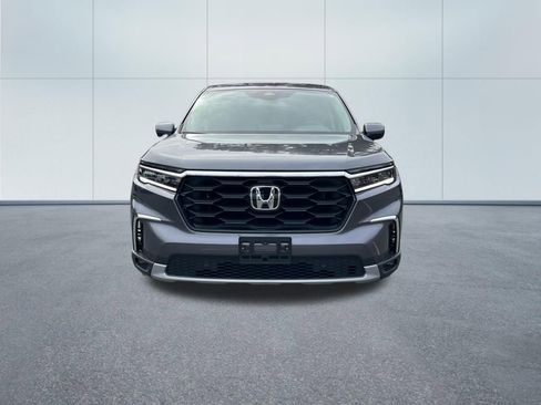 Used 2025 Honda Pilot EX-L image 3