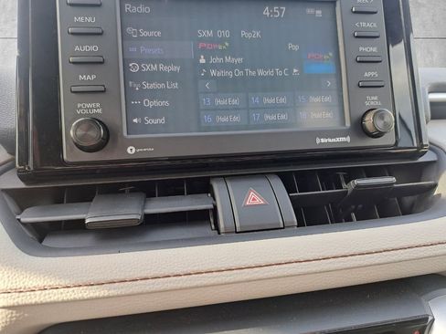 Used 2020 Toyota RAV4 XLE image 9