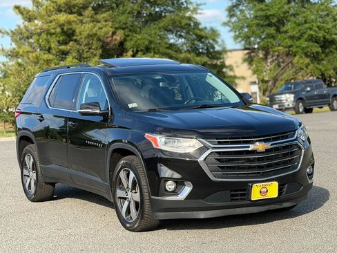 Used 2019 Chevrolet Traverse LT w/ LT Premium Package AWD/4WD image 7