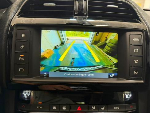 Used 2017 Jaguar F-PACE Premium AWD/4WD image 30