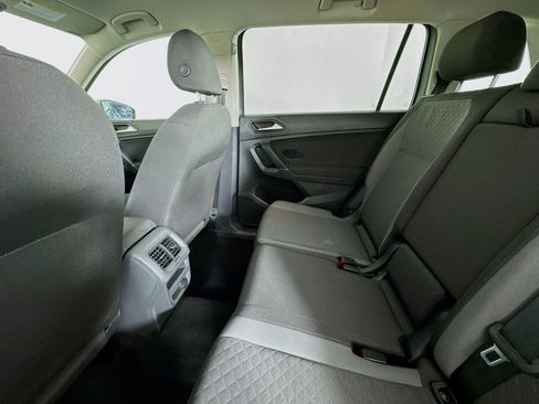 Used 2020 Volkswagen Tiguan S image 23