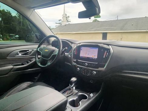 Used 2021 Chevrolet Traverse Premier w/ LPO, Black Accent Package FWD image 25